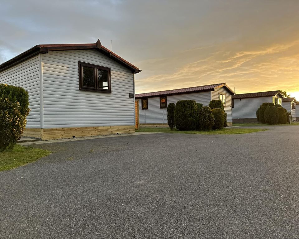 lodge-sunset