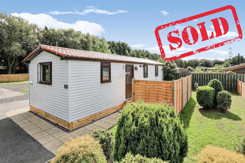 Laburnum Lodge 39’ x 13’ 2 bed - 1 bath Holiday Home For Sale